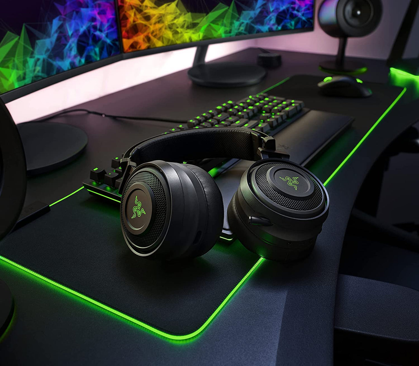 Wide Classic Black Gaming Mousepad: Extended Size with Customizable Chroma RGB Lighting - Soft Cloth Material for Balanced Control and Speed - Non-Slip Rubber Base