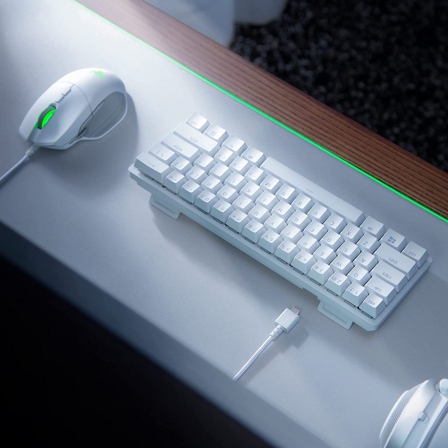 Mercury White Extended Chroma Gaming Mousepad: Customizable Chroma RGB Lighting - Soft Cloth Material - Enhanced Control and Speed - Non-Slip Rubber Base