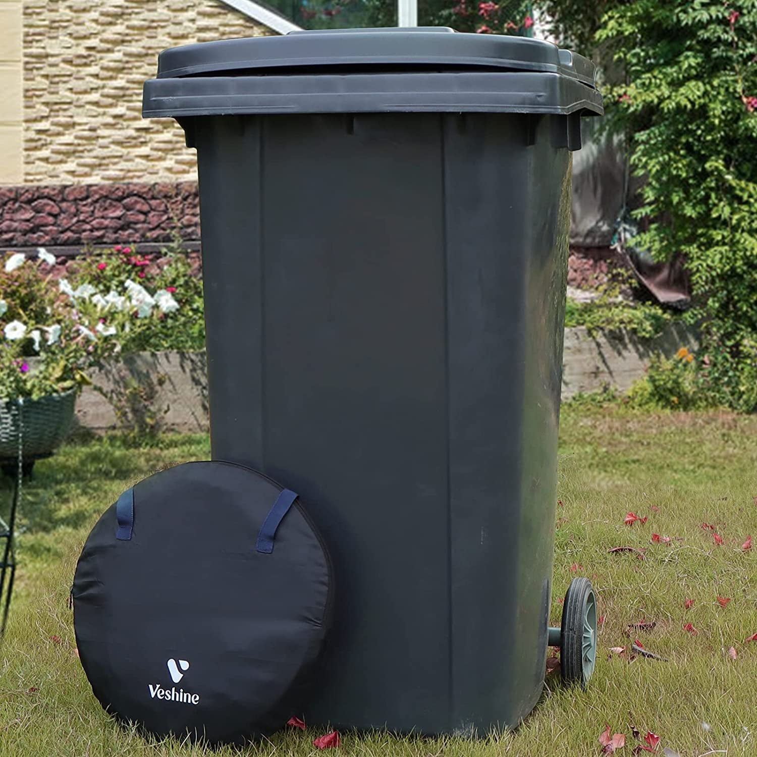 Collapsible and Reusable Leaf Collector: A Heavy-Duty Yard Waste Tool for Leaf Pickup and Loading, Featuring a Foldable Dustpan Design