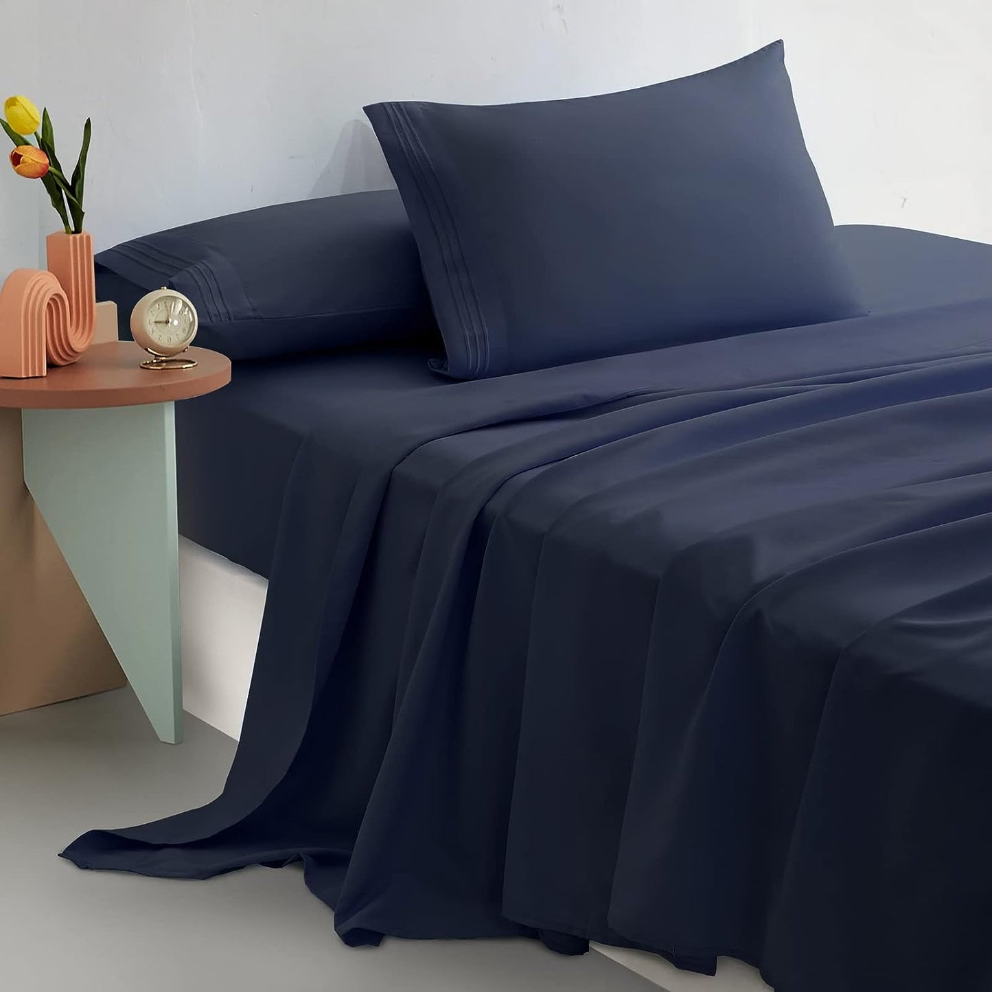 Queen Size Bed Sheets Set - Includes 1 Flat Sheet, 1 Fitted Sheet with a 16-Inch Deep Pocket, and 2 Pillowcases. Made from Super Soft Microfiber with a 1800 Thread Count. These Beddings are Wrinkle-Free and Resistant to Shrinkage. Color: Navy Blue.