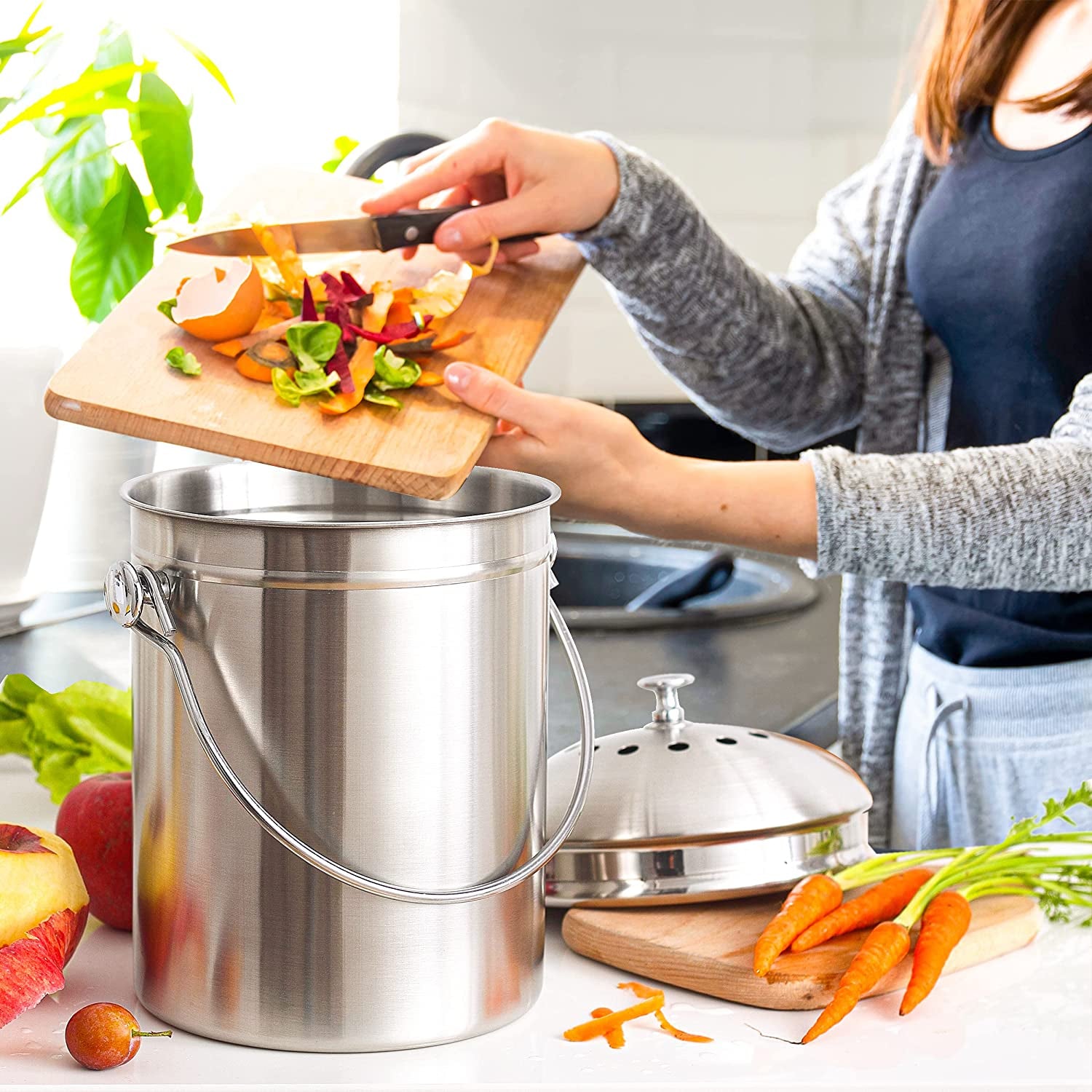  Stainless Steel Kitchen Compost Bin with Lid and Spare Charcoal Filter, 1.3 Gallon Capacity - Silver