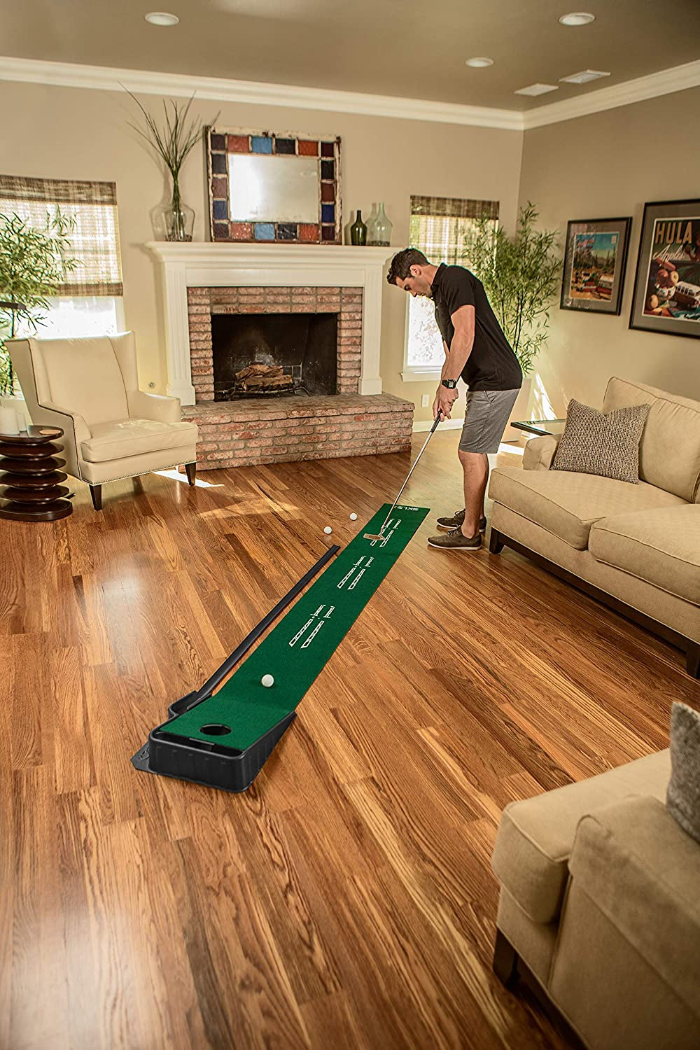 Accelerator Pro Indoor Putting Green with Ball Return: 9 Feet x 16.25 Inches.