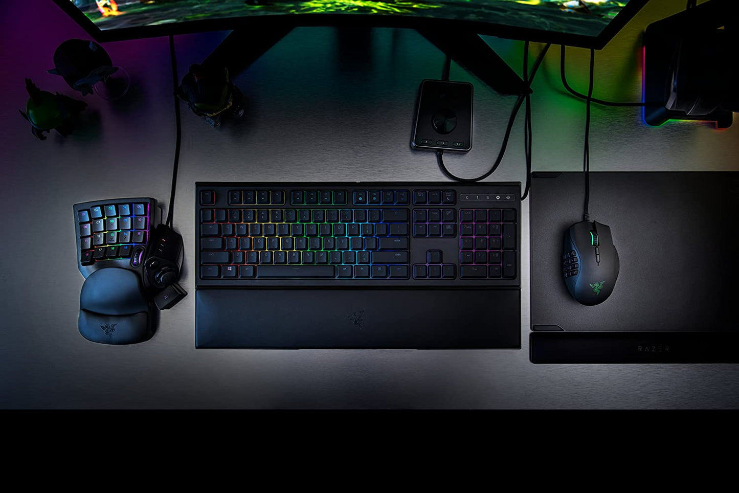 Tartarus V2 Gaming Keypad: Mecha-Membrane Key Switches, 32 Programmable Keys, Customizable Chroma RGB Lighting, Programmable Macros, Classic Black