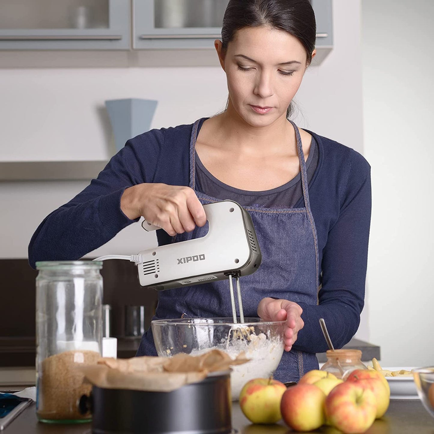 Electric Hand Mixer: 400W Ultra Power Hand Mixer with 5 Speeds, Includes 5 Stainless Steel Accessories and 1 Egg White Separator, Self-Control Speed, and Eject Button for Easy Whipping, Complete with Storage Case - Perfect for Home Kitchen Use