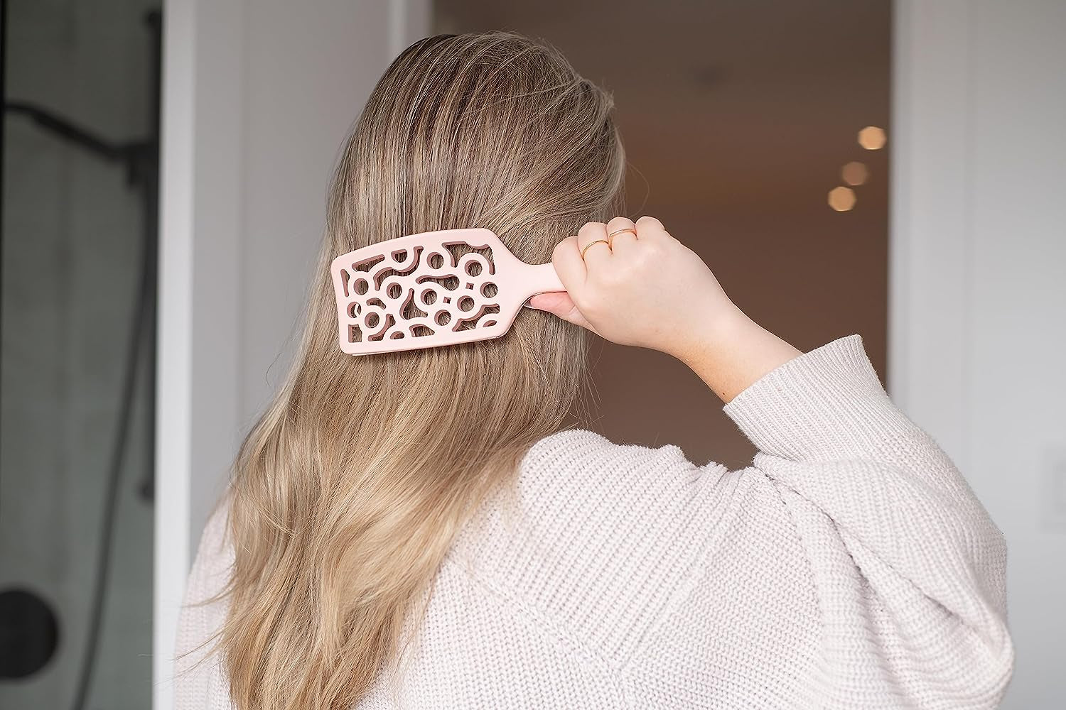 Vented Hair Brush for Women - Professional Wet Hair Brush with Curved Design for Easy Detangling, Blow Drying, and Hair Brush Drying; Suitable for Curly Hair; Available in Champagne Color.