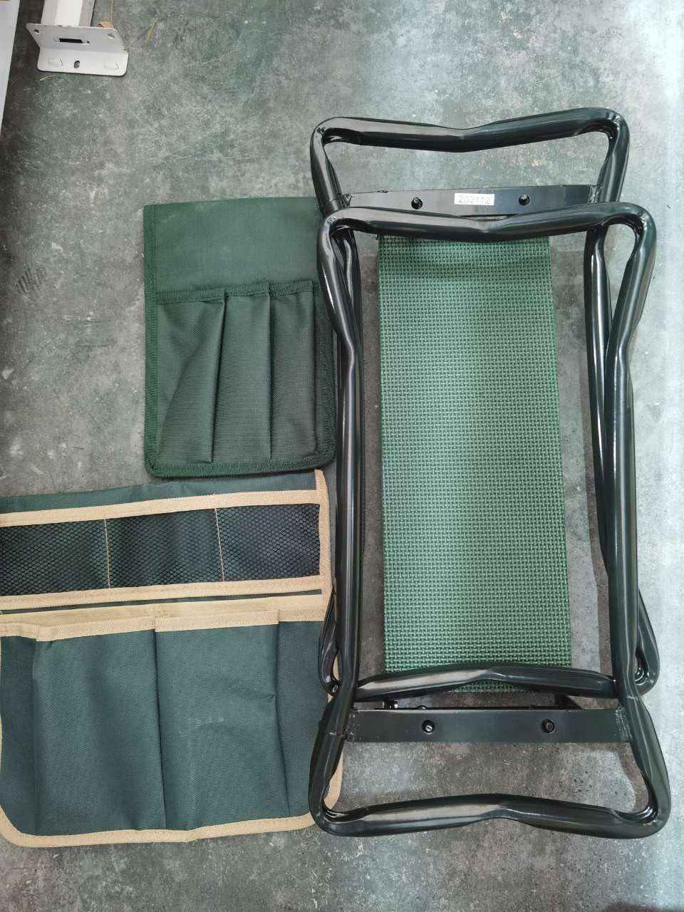 Foldable Garden Kneeler and Seat with 2 Tool Pouches: Portable Bench Stools for Gardeners