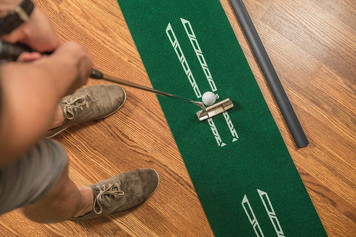 Accelerator Pro Indoor Putting Green with Ball Return: 9 Feet x 16.25 Inches.