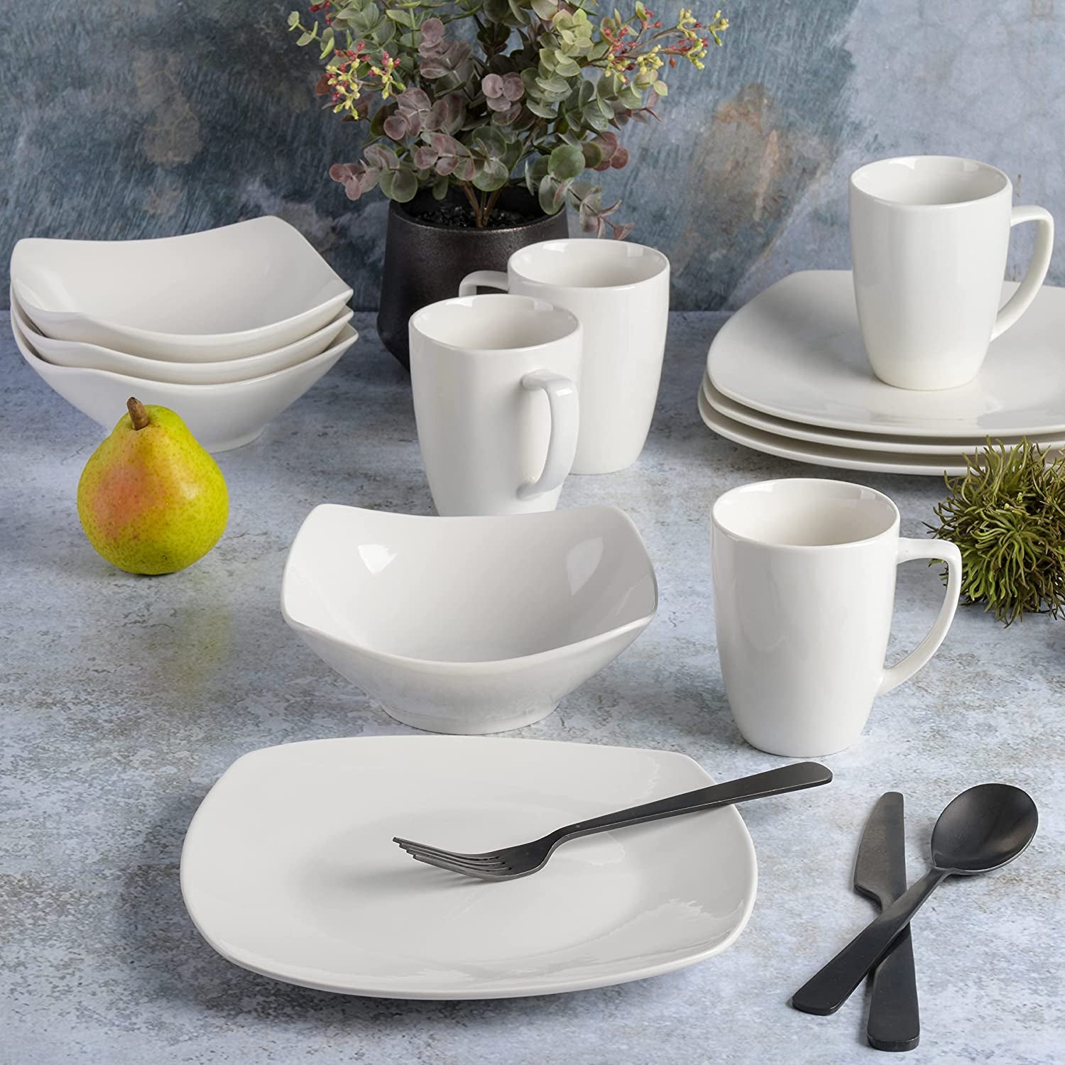 Porcelain Dinnerware Set: Service for 4 (12pcs) in White (Soft Square).