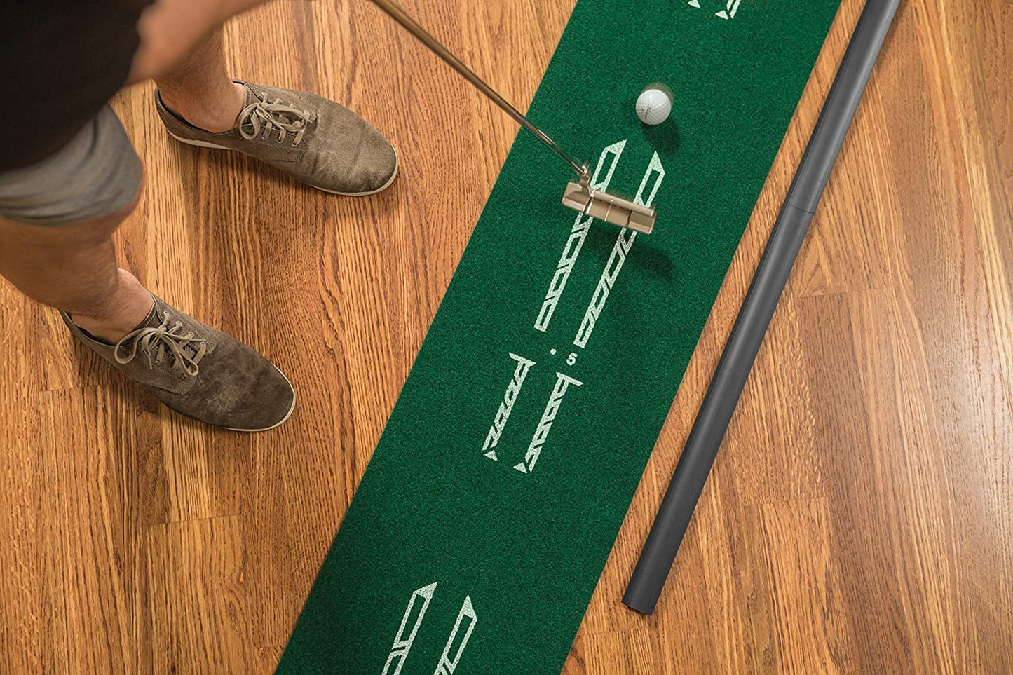 Accelerator Pro Indoor Putting Green with Ball Return: 9 Feet x 16.25 Inches.
